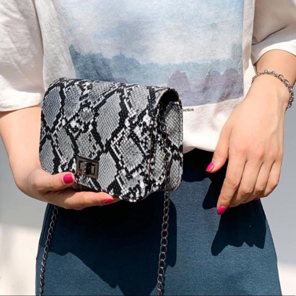 Snakeskin crossbody bag - Picture 2 of 3